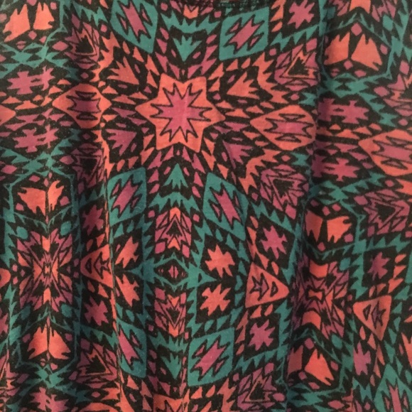 Patterned tank - Picture 3 of 3